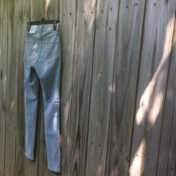 Light wash blue Old Navy pants - Picture 7 of 7